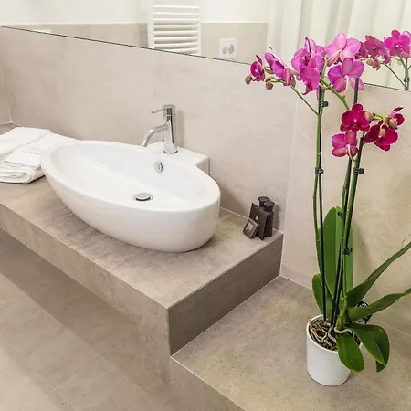 בית הארחה Boutique Luxury & Design 4*